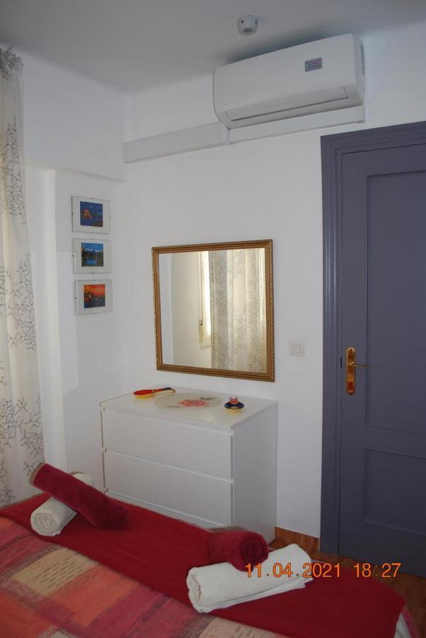 Chez Alison! Central Nerja Apt Exterior foto