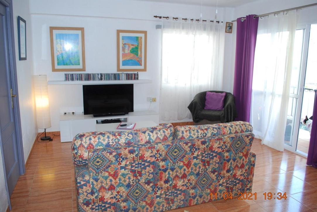 Chez Alison! Central Nerja Apt Exterior foto